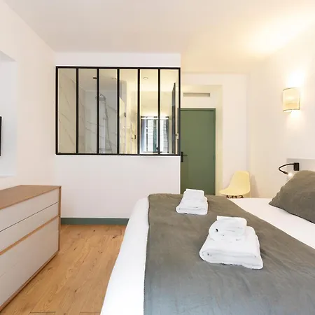 Pick A Flat's In Saint Germain - Rue Corneille * Paris