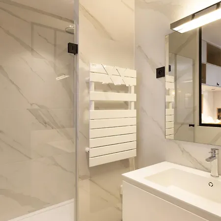Pick A Flat's In Saint Germain - Rue Corneille Apartment